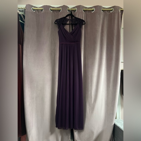 David's Bridal Dresses & Skirts - David’s Bridal Plum Lace Capped Sleeves Bridesmaid Maci Dress Size 0